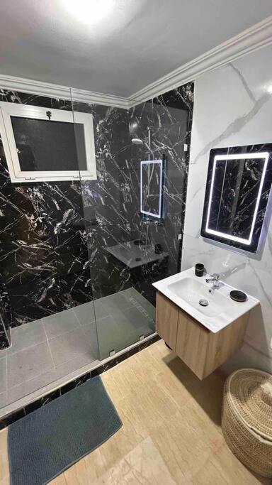 Appartement Haut Standing 3 Chambres Avec Terasse Quartier Gueliz Hivernage A Marrakech I19 Marrakesh Eksteriør bilde