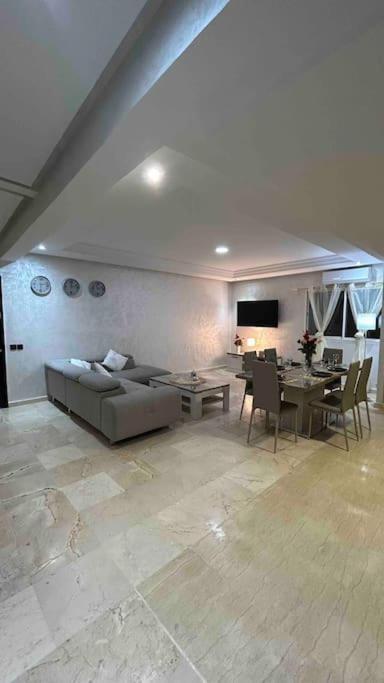 Appartement Haut Standing 3 Chambres Avec Terasse Quartier Gueliz Hivernage A Marrakech I19 Marrakesh Eksteriør bilde